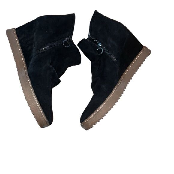 Sofft Black Suede Booties Size 11 M - Picture 3 of 7